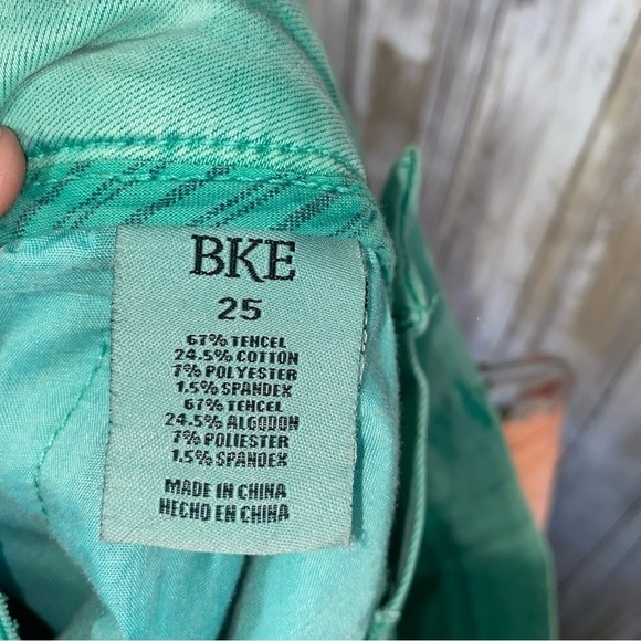 BKE Mollie Stretch Marine Green Shorts - Picture 9 of 9